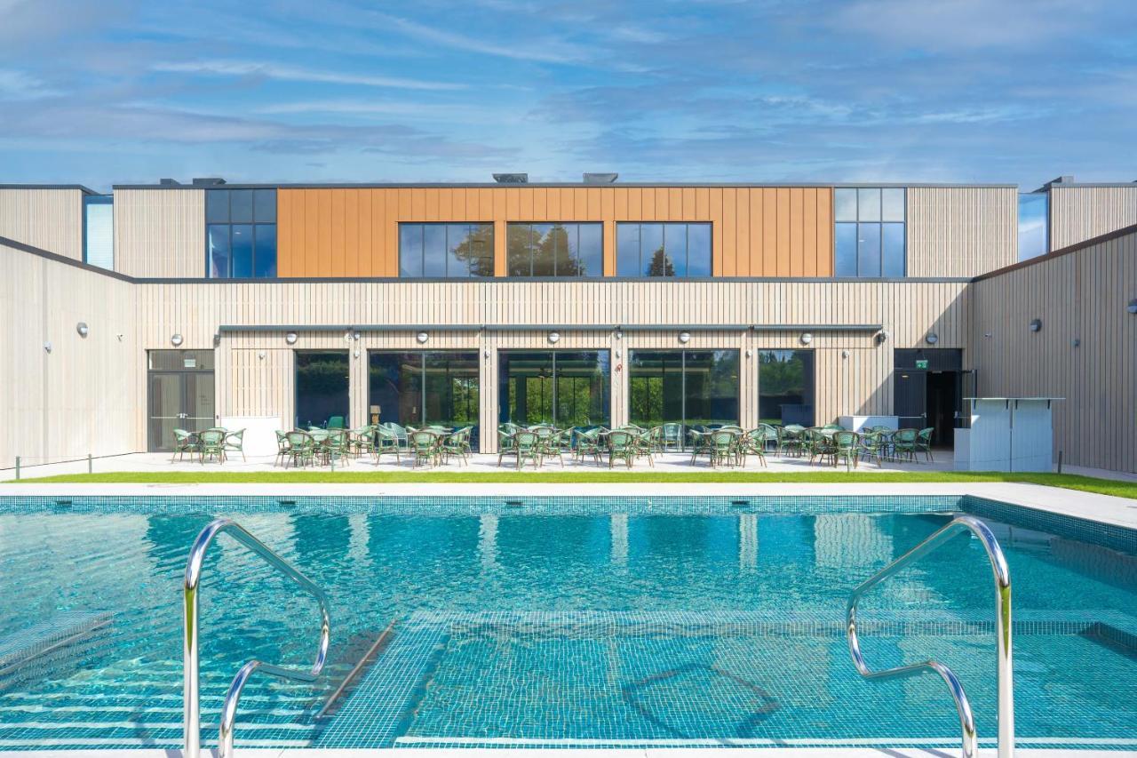 Foxhills Club & Resort Ottershaw Екстериор снимка