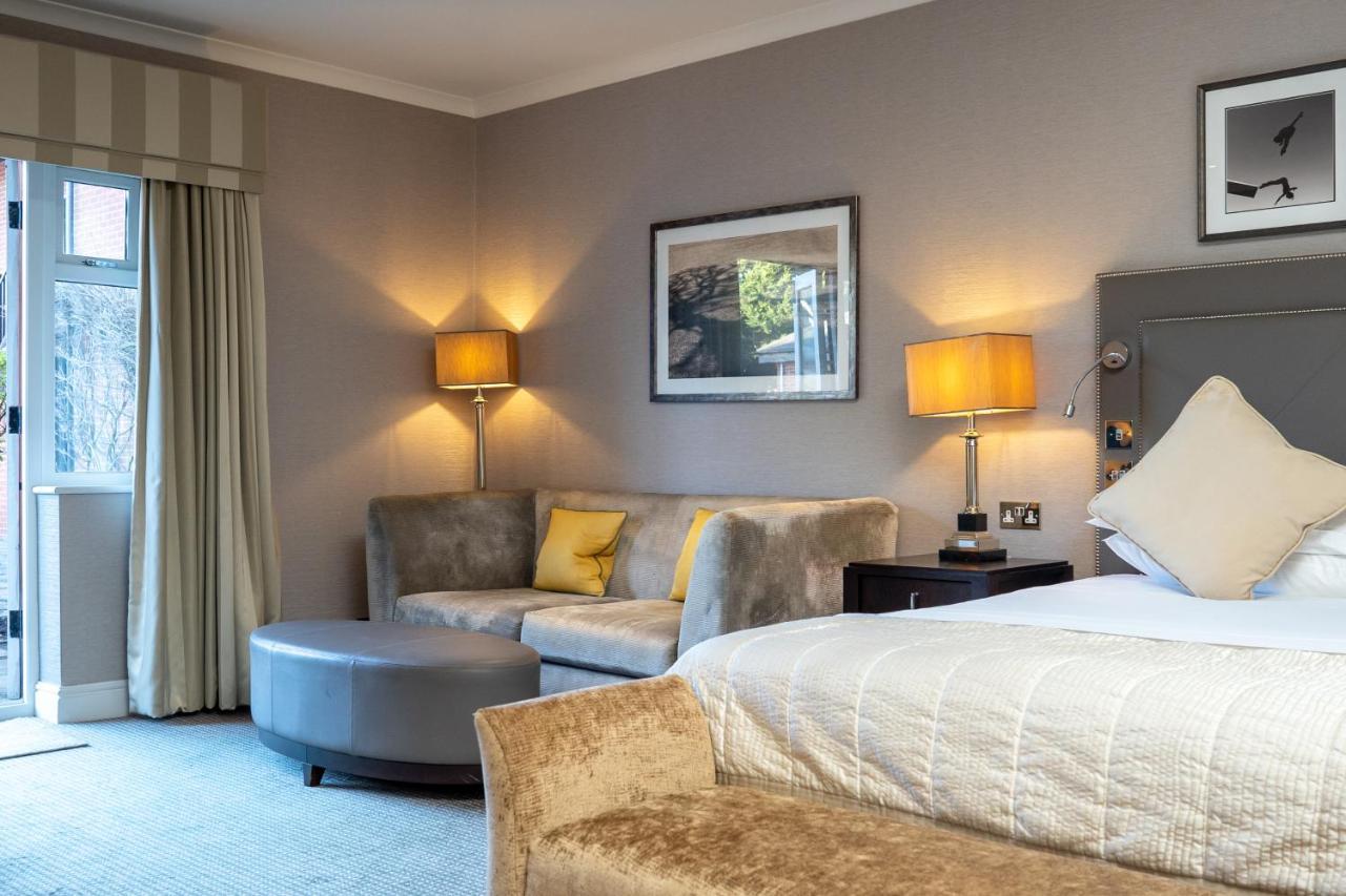 Foxhills Club & Resort Ottershaw Екстериор снимка