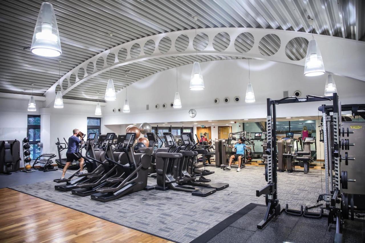 Foxhills Club & Resort Ottershaw Екстериор снимка