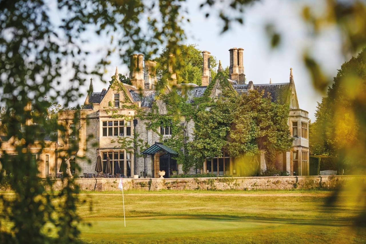 Foxhills Club & Resort Ottershaw Екстериор снимка