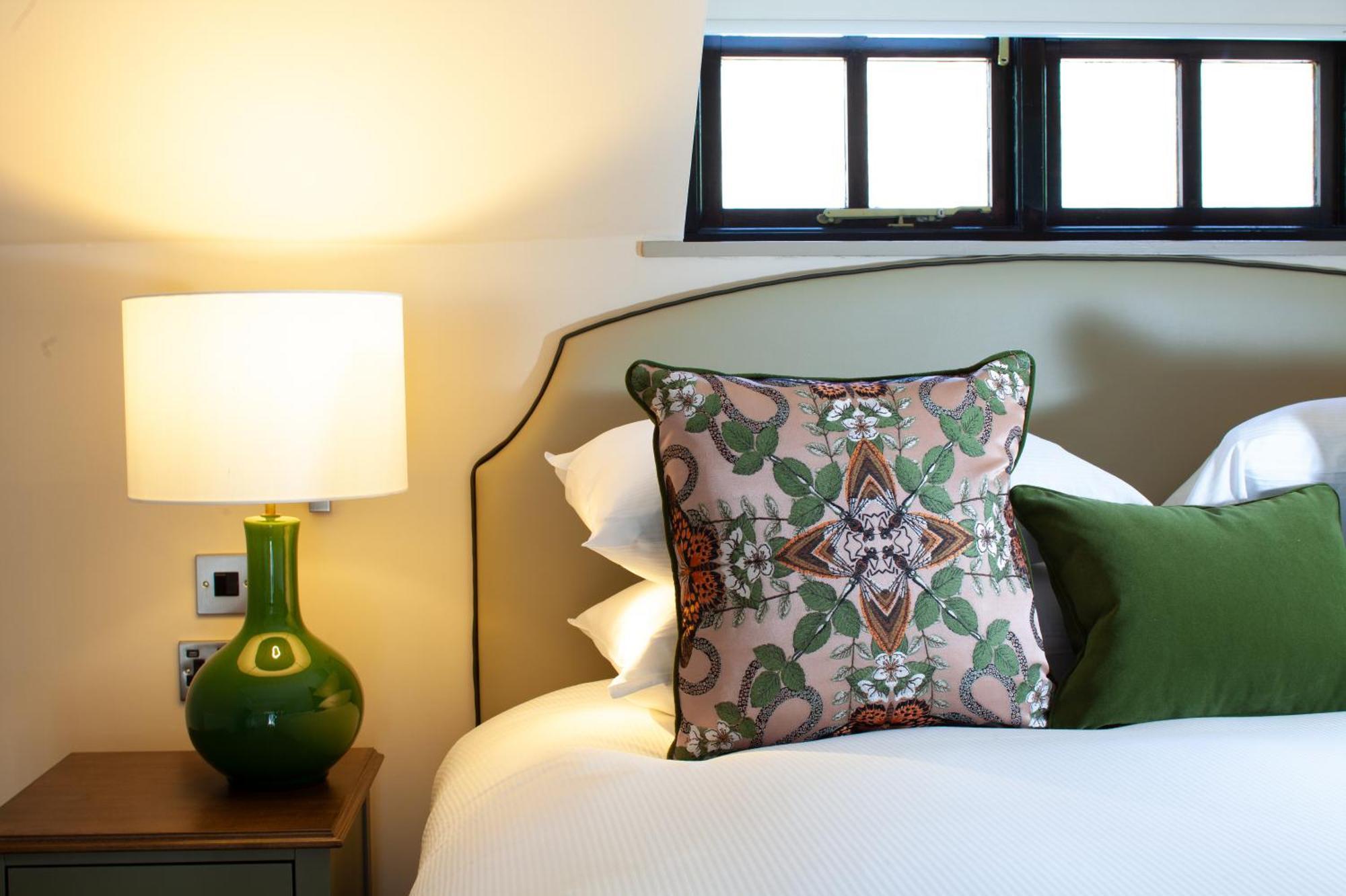 Foxhills Club & Resort Ottershaw Екстериор снимка