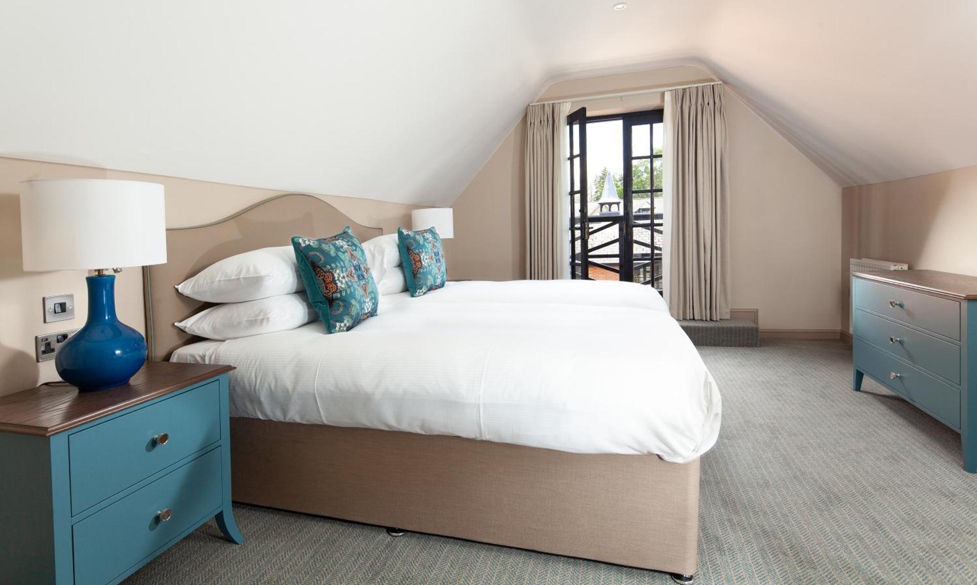Foxhills Club & Resort Ottershaw Екстериор снимка
