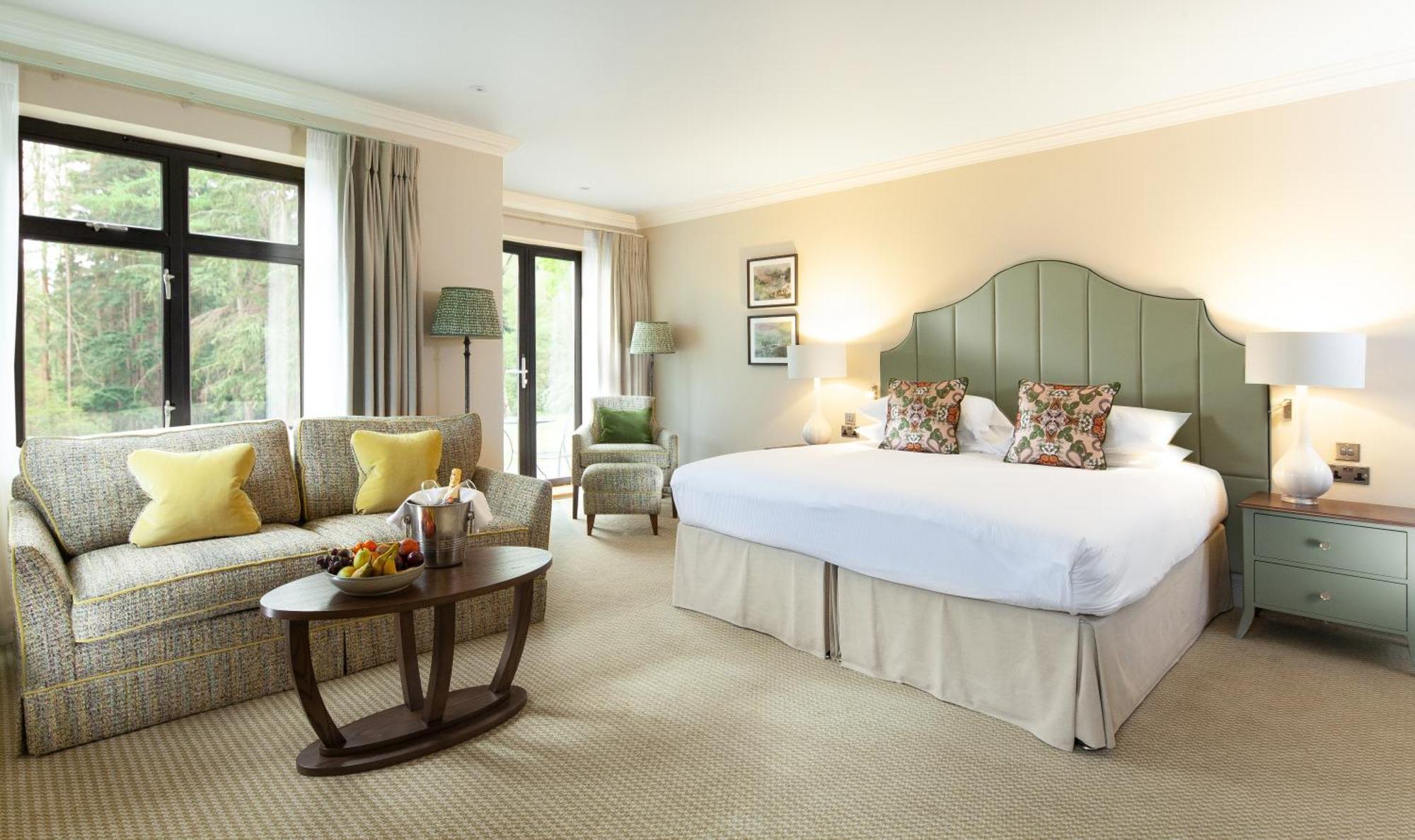 Foxhills Club & Resort Ottershaw Екстериор снимка