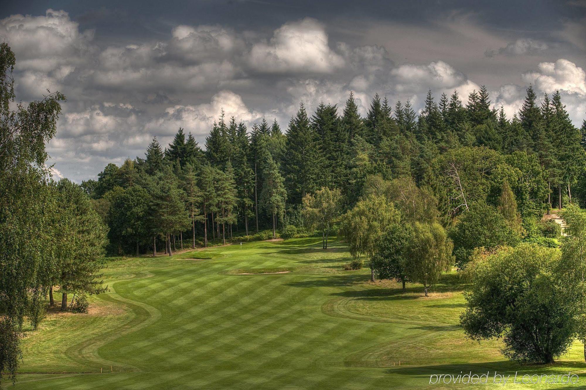 Foxhills Club & Resort Ottershaw Екстериор снимка